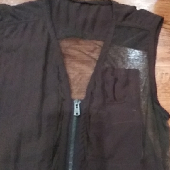 Yves Saint Laurent safari vest designed by Tom For - Picture 3 of 7